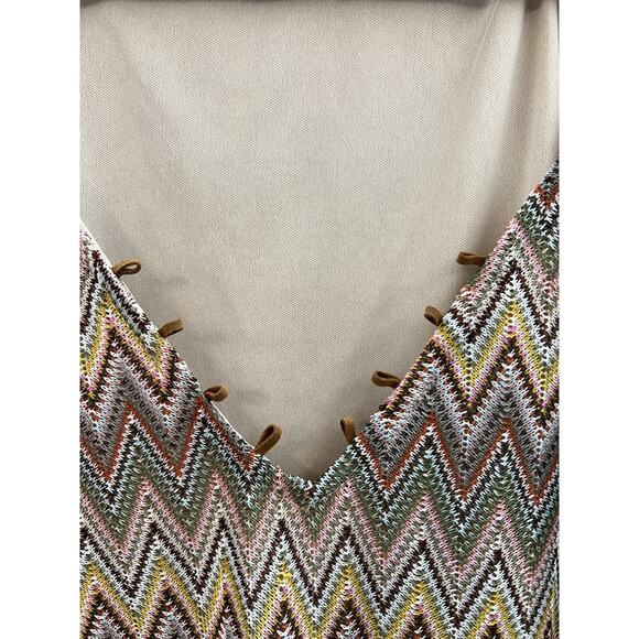 Almost Famous Shirt Womens Size Large Chevron V-Neck Short Sleeve - Picture 3 of 11